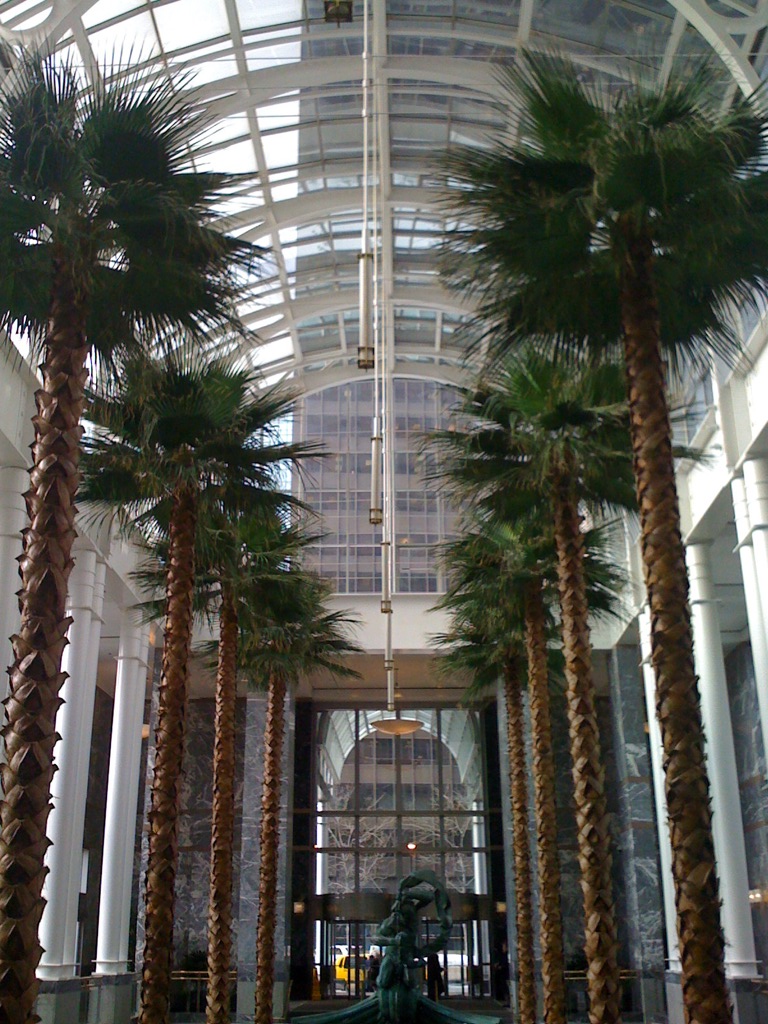 311 South Wacker atrium